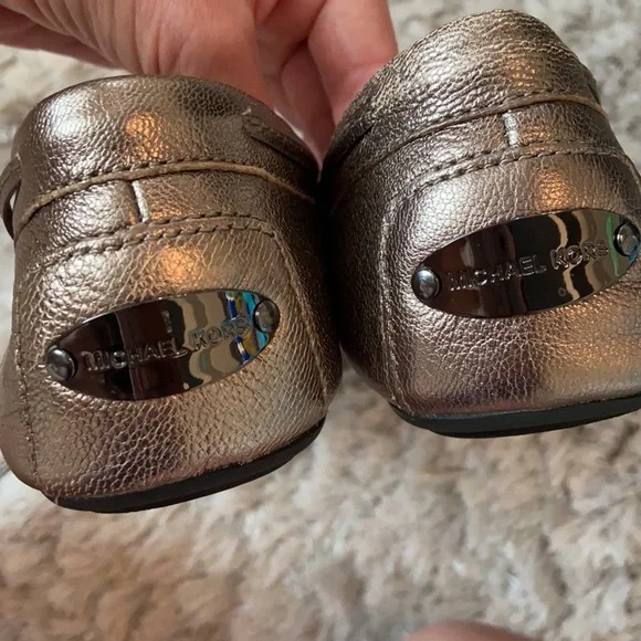 EUC Michael Kors metallic leather loafers - Picture 2 of 9